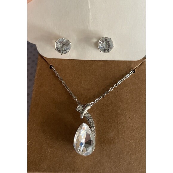 American Apparel Jewelry - Clear Teardrop Pendant Necklace and Stud Earrings Set Silver Tone Elegant